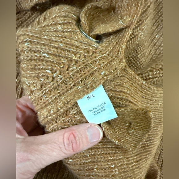 Kerisma Sweater - Picture 7 of 11